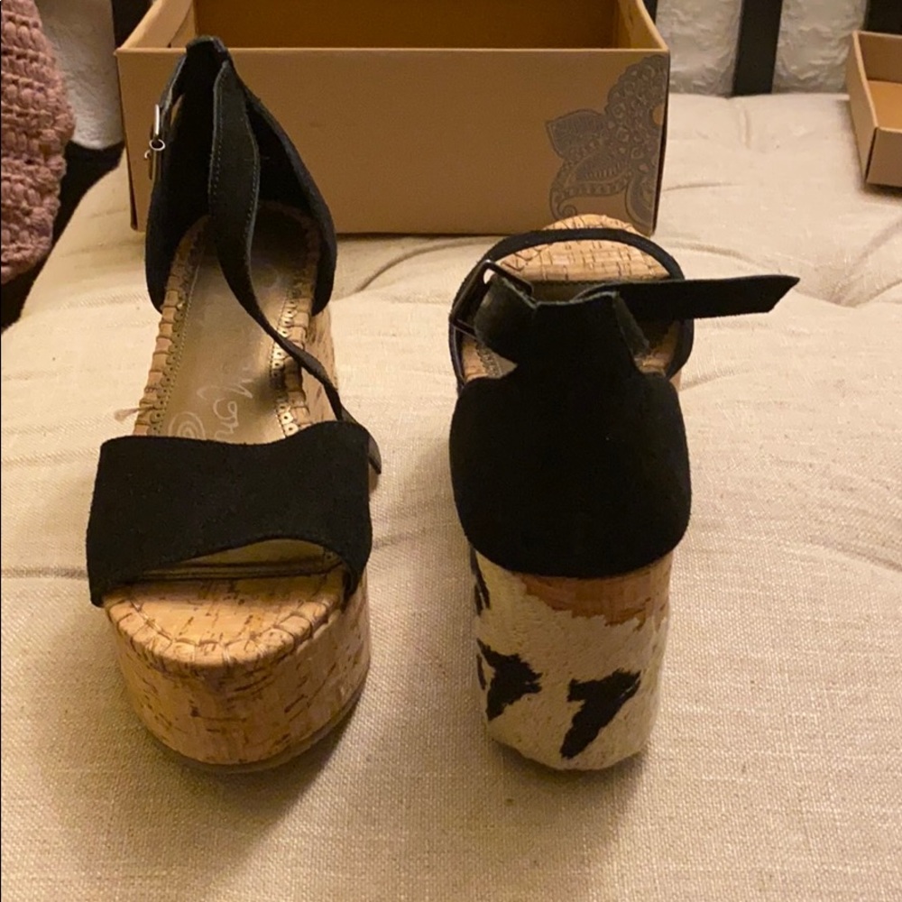 Naughty Monkey Virago Black Wedges Size 8 - Picture 3 of 4